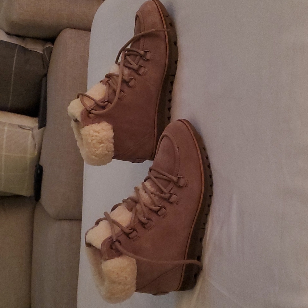Womens Sorel boots size 6.5